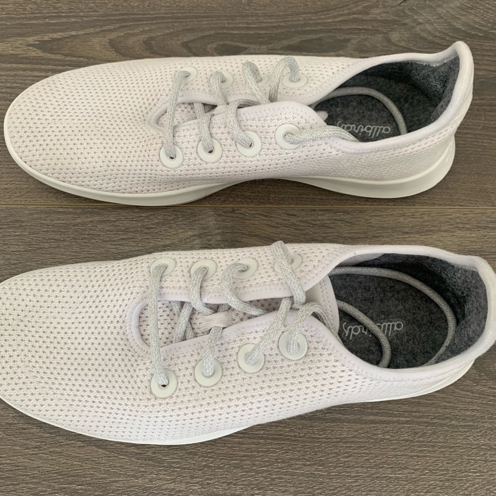 White Allbirds Tree Runners Size 9